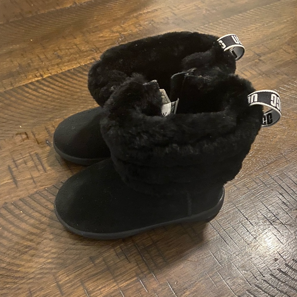 Black toddler ugg